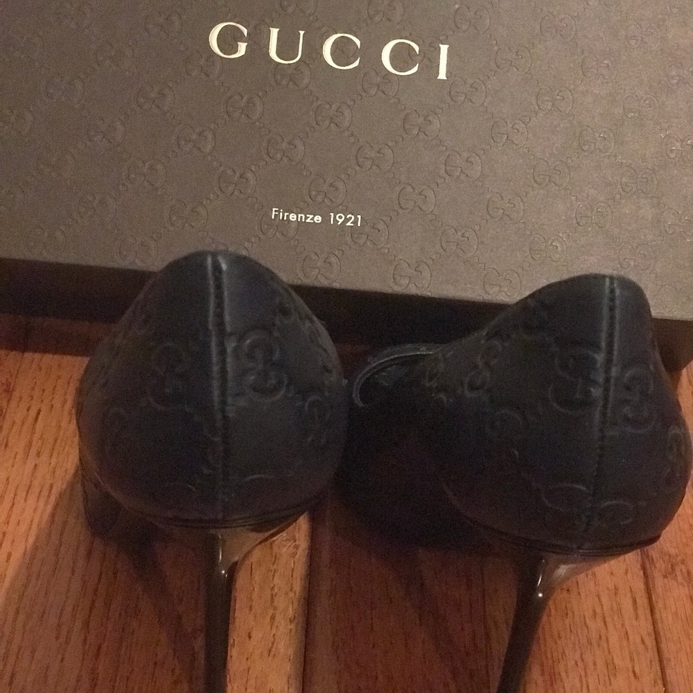 Navy Gucci Pump